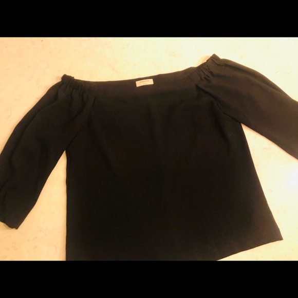 Artiza Babaton off the shoulder top - Picture 4 of 4